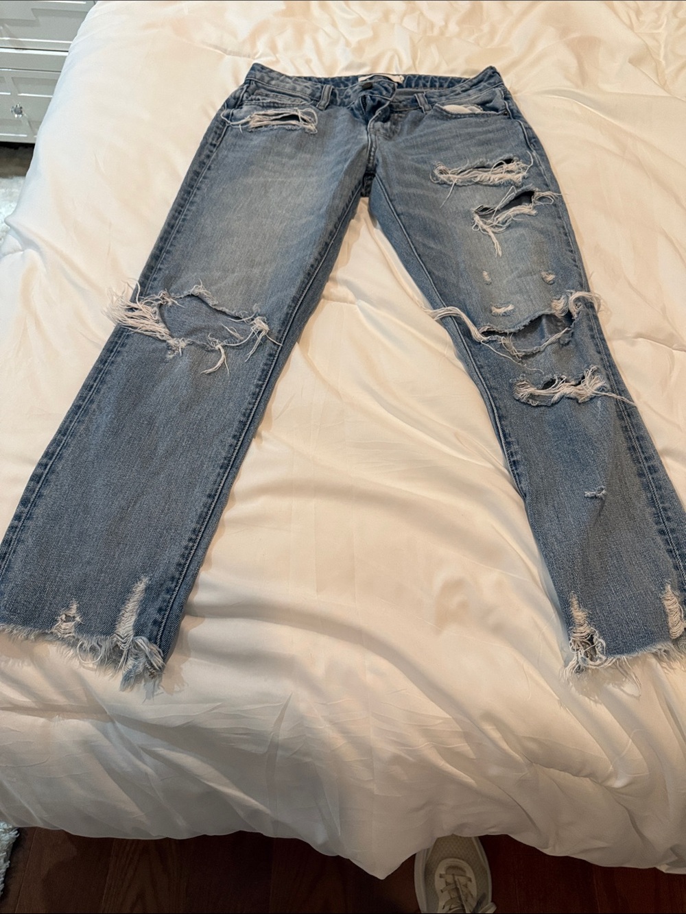 Distressed Straight-Leg Jeans - Light Blue